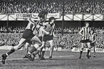 <span class="style1">Dave Watson powers home a header to put Sunderland one-up early in the second half</span>